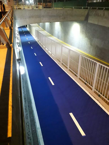 Aplicación de material termoplástico en obra