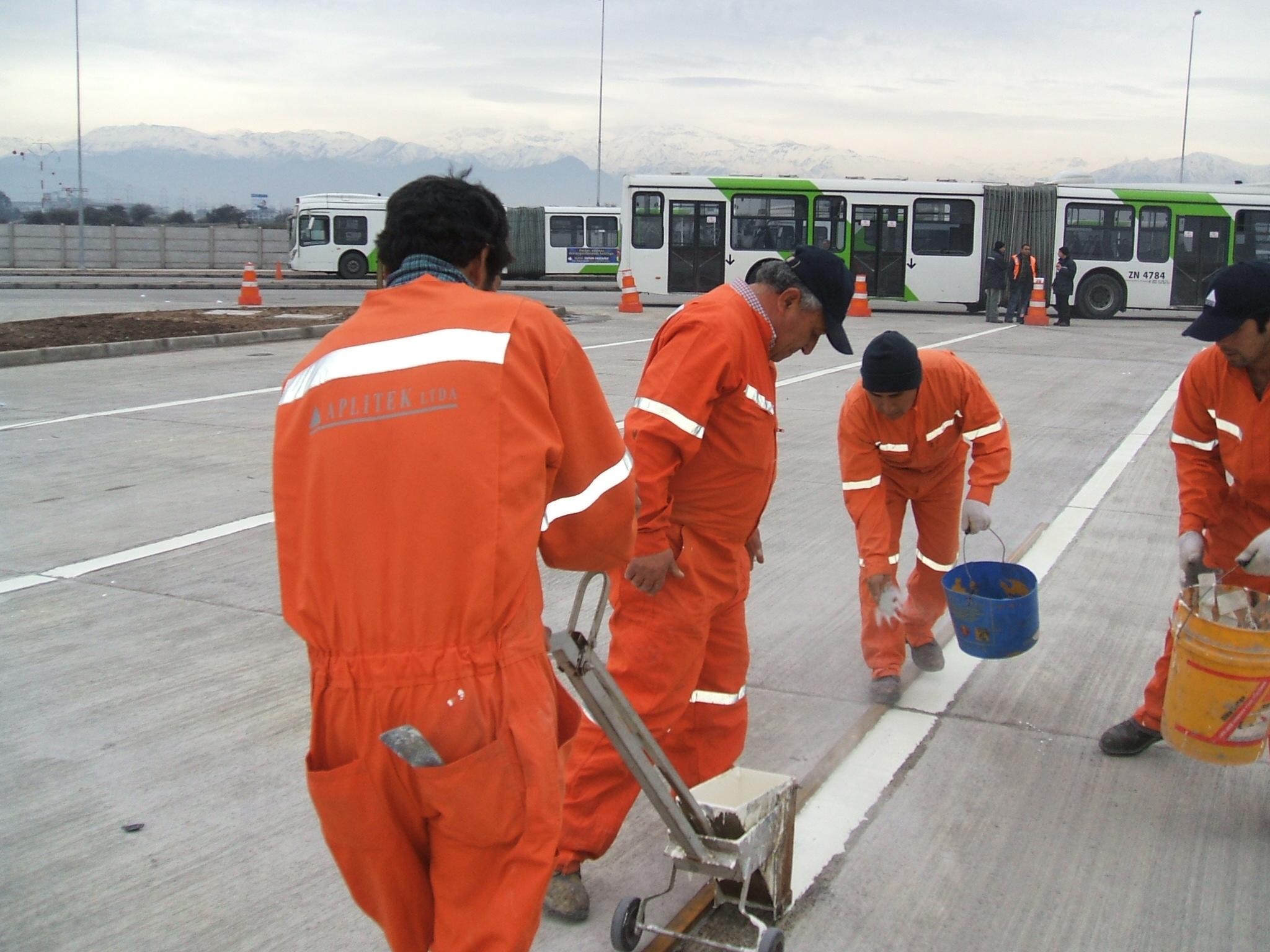 Demarcación vial en terreno de alto tránsito